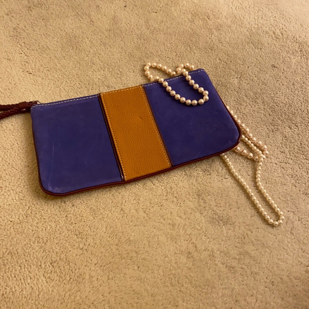 Ann Taylor Loft wristlet ( live love loft)